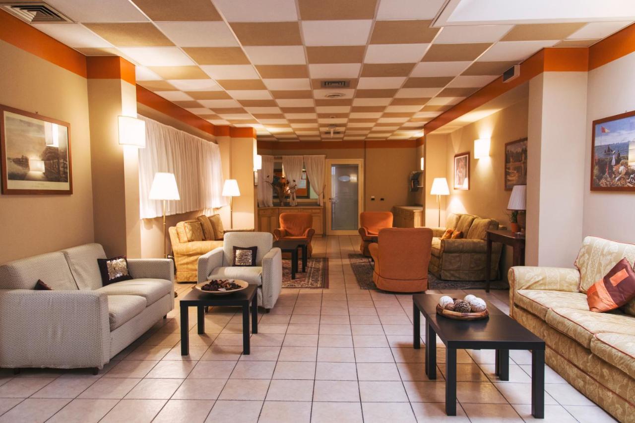 Hotel Clementi サリーチェ・テルメ エクステリア 写真