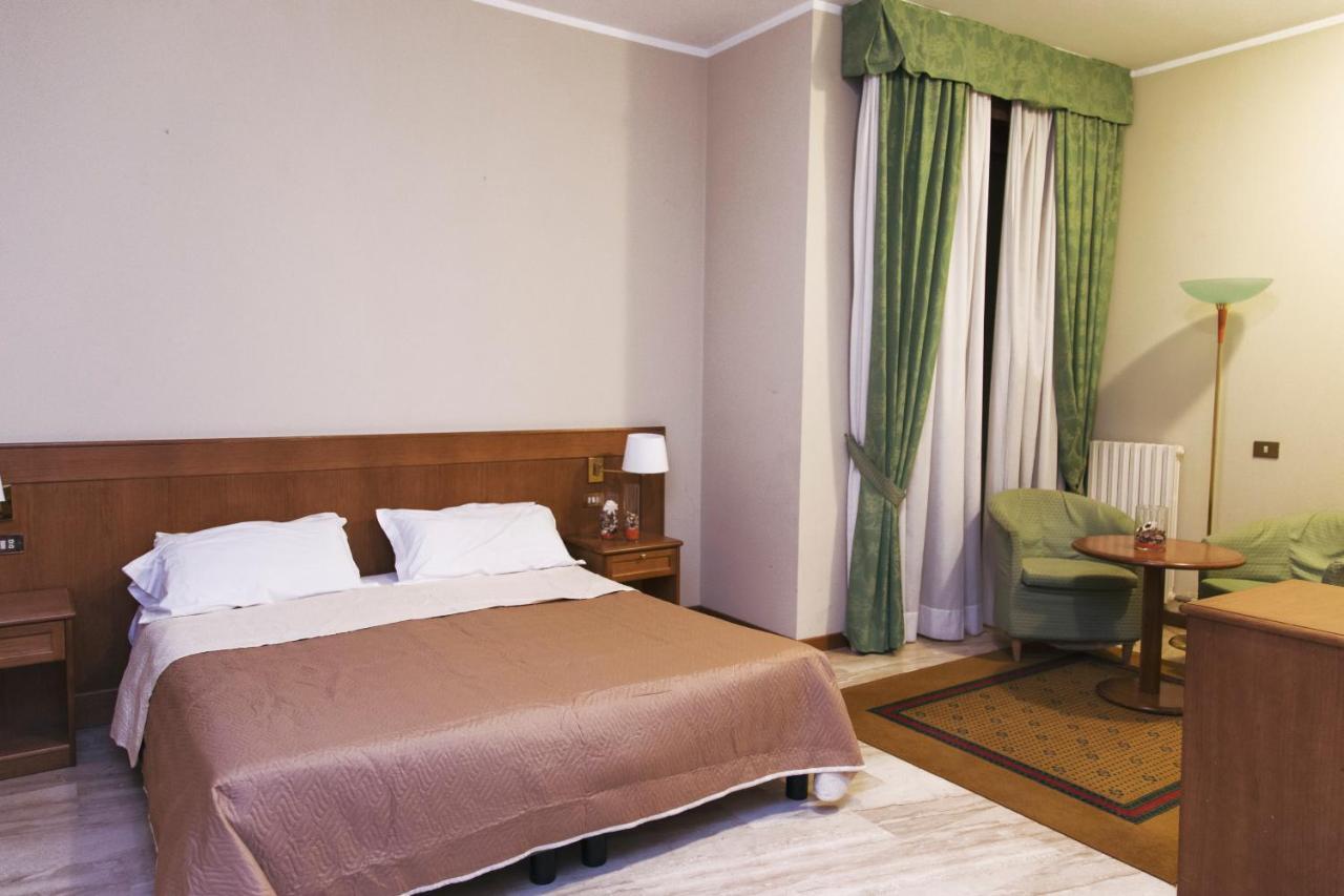 Hotel Clementi サリーチェ・テルメ エクステリア 写真